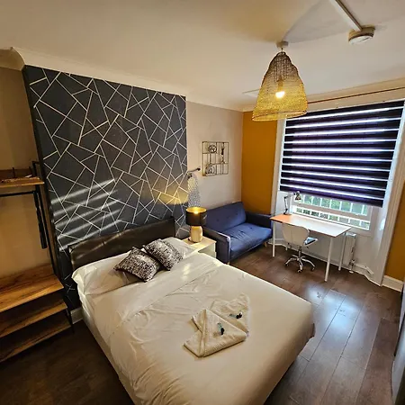 Caledonian Road Cozy Studio